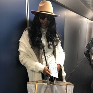 Meet your Posher, Janice